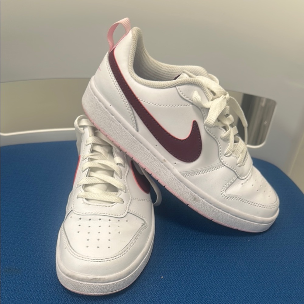 Nike White and Red Sneakers